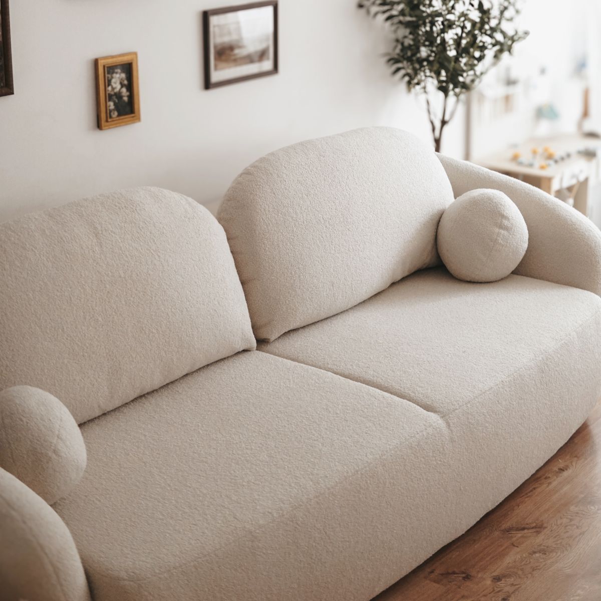 Štýlové sedačky do malej obývačky: veľké pohodlie s citom