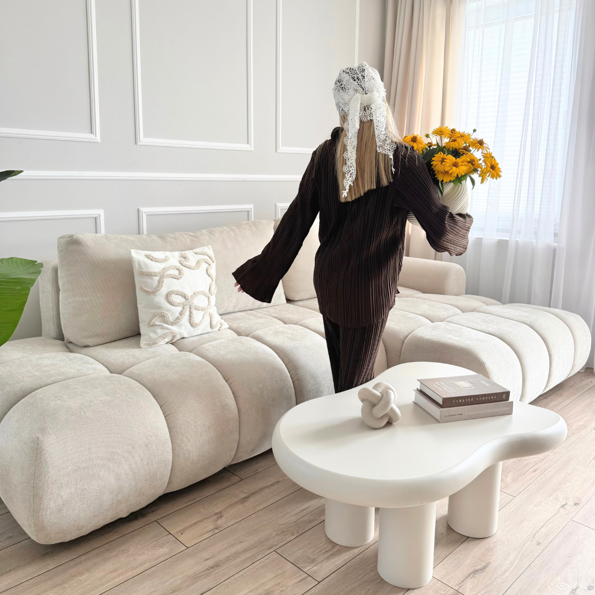 Obłe kształty we wnętrzach. Dlaczego zaokrąglone meble to świadomy wybór na nadchodzące lata?