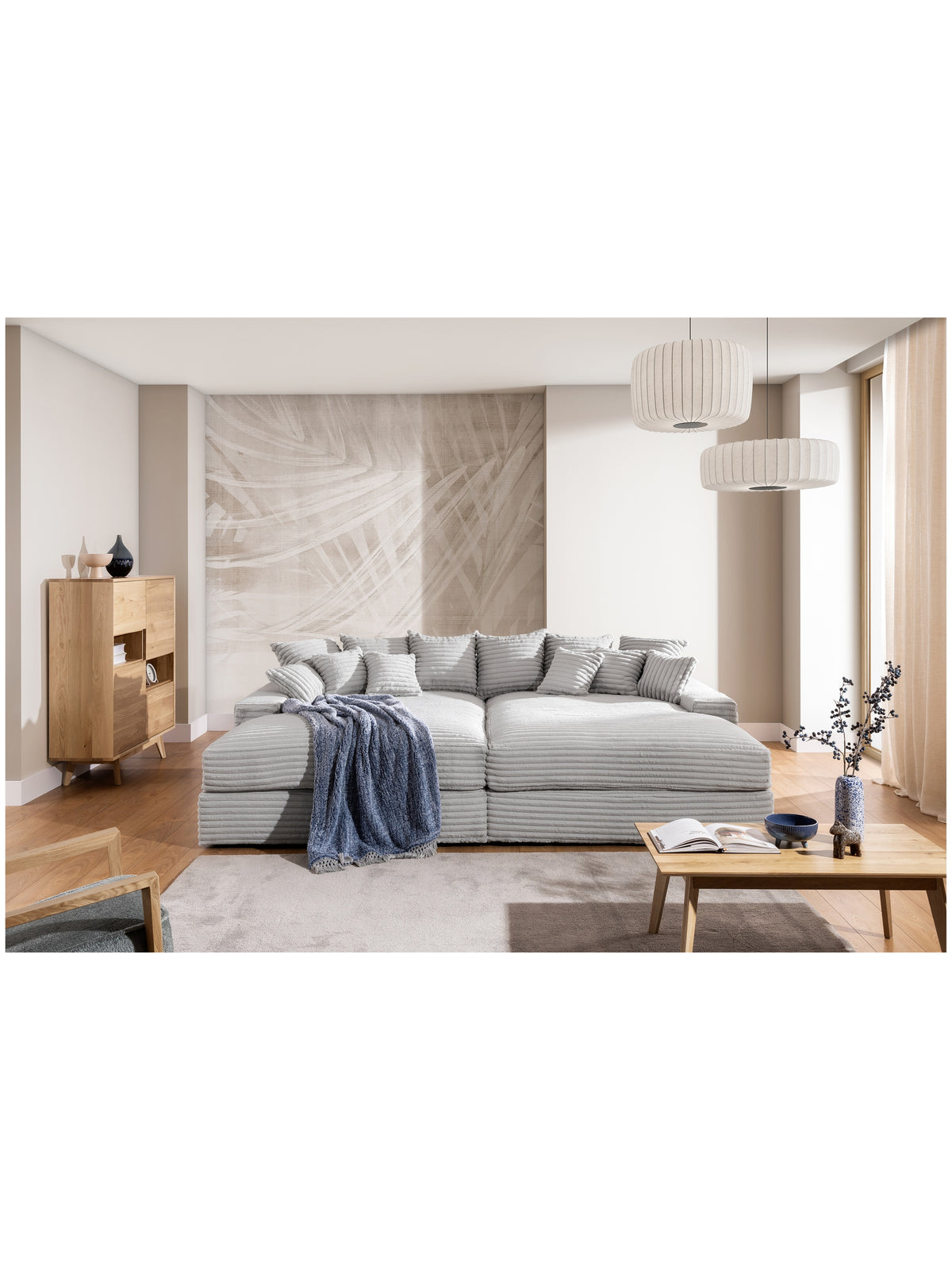 Szara sofa do salonu Warmi z głębokim siedziskiem, model Tilia 83, pluszowy welur