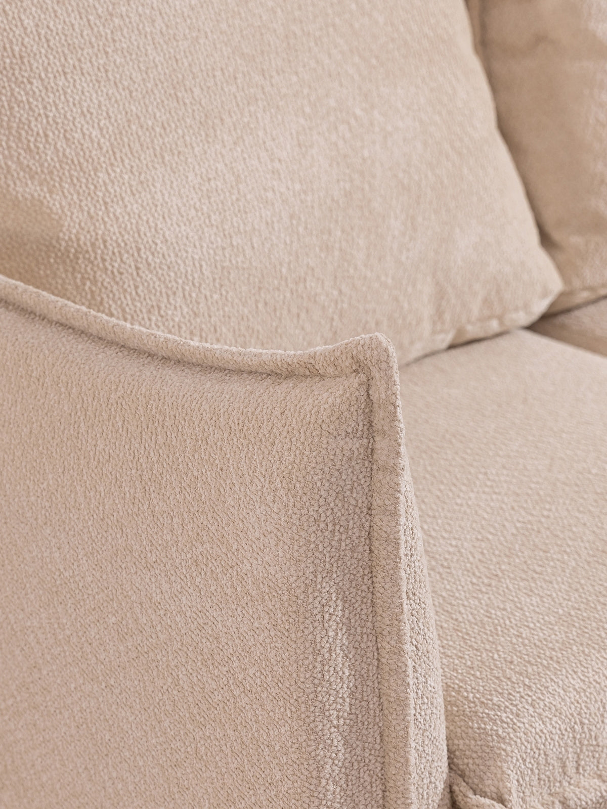 Sofa rozkładana Liliamo dwuosobowa - beżowy szenil Egon 26