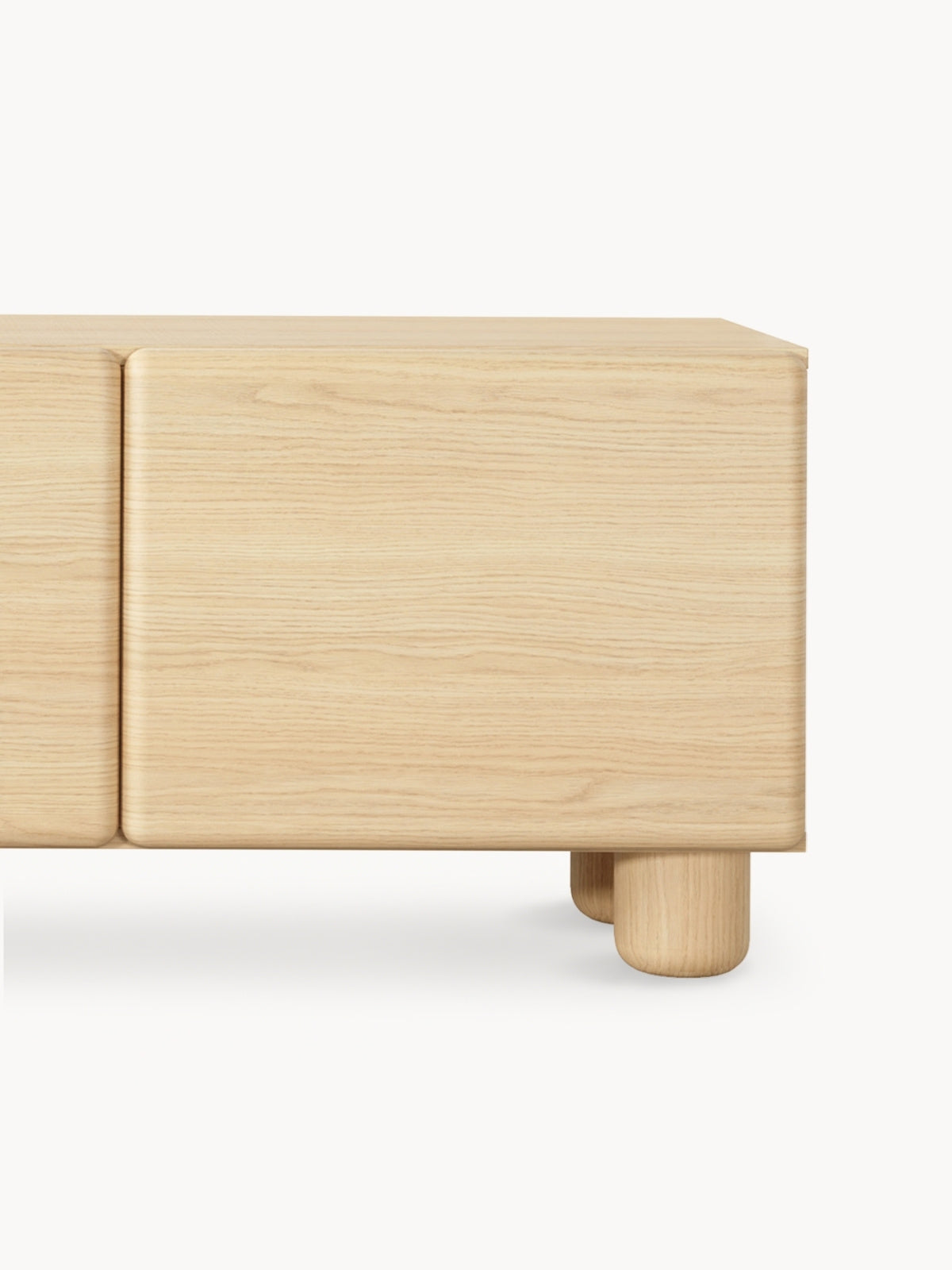 Szafka RTV Arlo 150 cm dąb vicenza z trzema drzwiami i zaokrąglonymi frontami, widok detalu nóżki