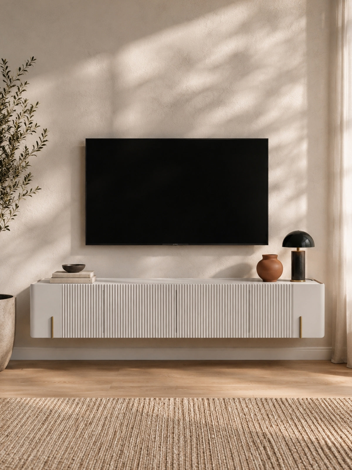 Wisząca szafka RTV Malmi 200 cm kaszmir z ryflowanym frontem i blatem crema bianca