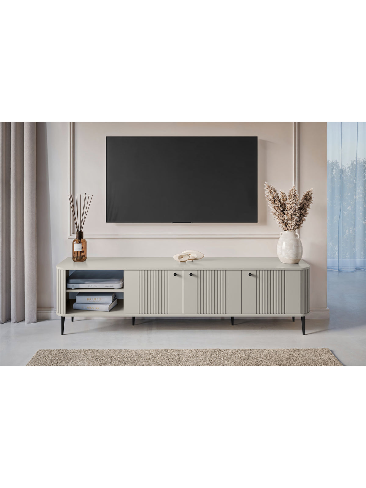 Szafka RTV Vesper 3D 187 cm kaszmir z czarnymi metalowymi nogami, ryflowany front