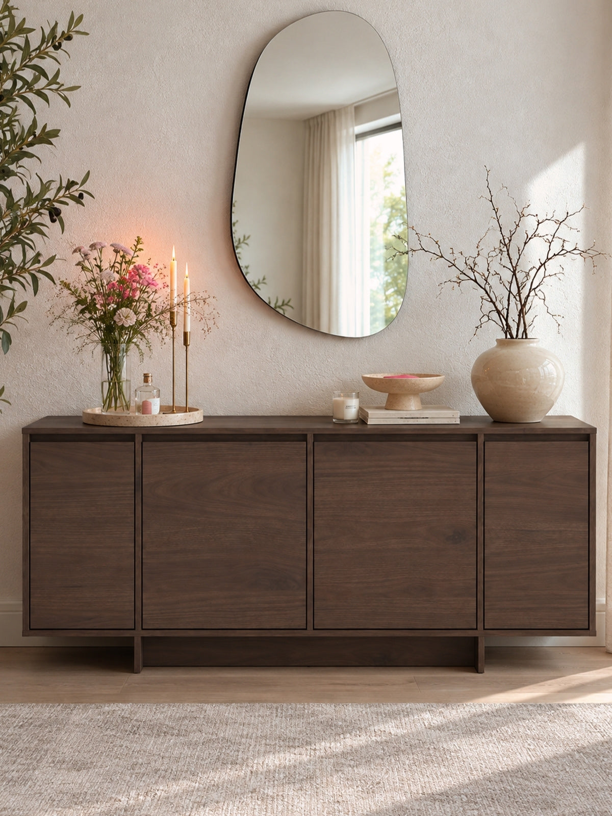Komoda czterodrzwiowa Zolia 180 cm na cokole w kolorze orzech elegant