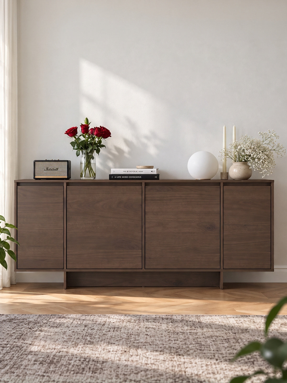 Komoda czterodrzwiowa Zolia 180 cm na cokole w kolorze orzech elegant, widok frontu