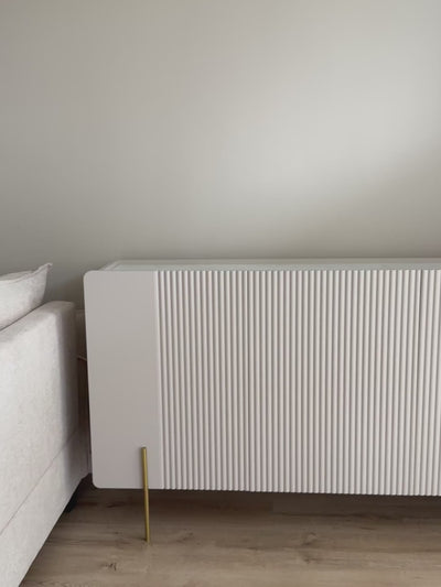 Komoda Malmi 150 cm trzydrzwiowa - kaszmir / czarne nóżki