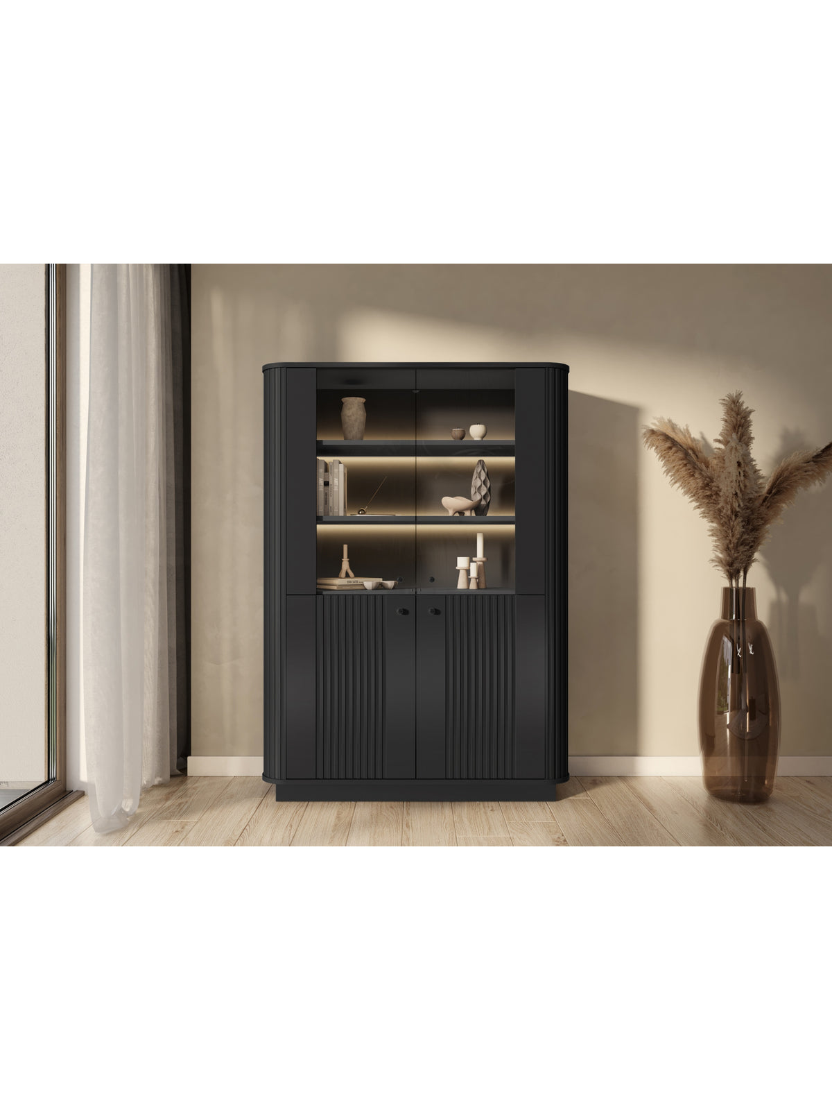 Witryna Vesper 103 cm czterodrzwiowa na cokole - czarny / czarne uchwyty